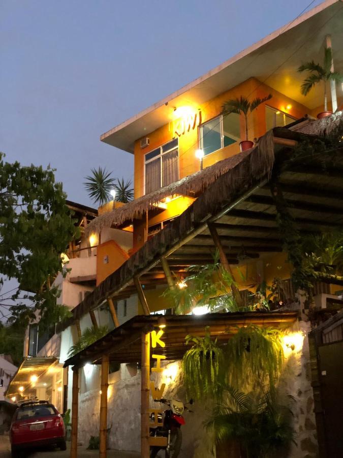 Kiwi Suites Hostel Montañita Exterior foto